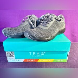 Alegria TRAQ Men's Black and Gray Sneakers Size 9